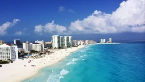 Semarnat y Coca-Cola FEMSA acuerdan limpiar playas mexicanas; recolectan 3.5 toneladas de residuos en Guerrero