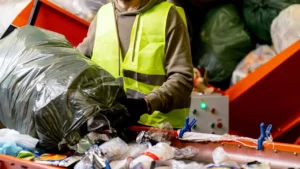 Cómo la política “Hecho en Europa” amenaza a los recicladores de plásticos del Reino Unido
