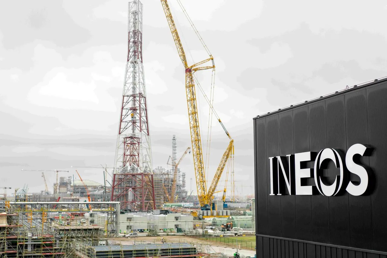 INEOS insta a la UE a proteger la industria química de las importaciones chinas