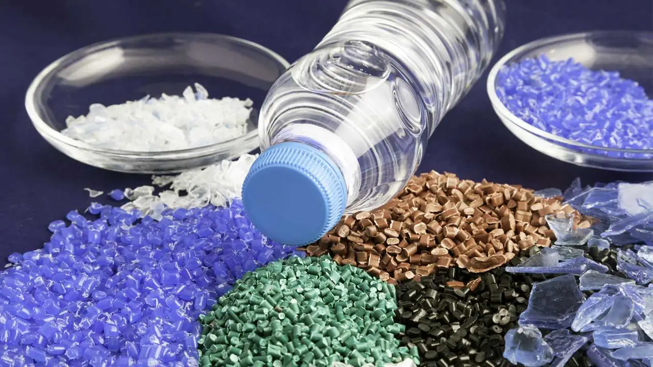 Plásticos reciclados químicamente son hasta 3.7 veces más caros que la resina virgen: estudio