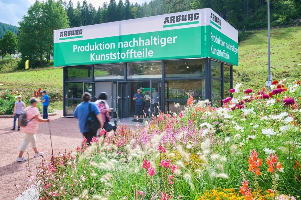 Arburg reduce 86% la huella de carbono de su matriz energética y mantiene Oro de EcoVadis