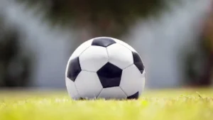 La ciencia detrás del balón: Miguel Ángel Vera explica cómo los materiales definen su desempeño