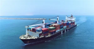 Emirates Shipping Line dejará de transportar residuos plásticos a partir de octubre de 2026