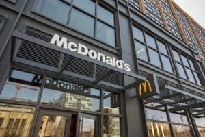 Países Bajos obliga a McDonald’s a sustituir vasos desechables por reutilizables