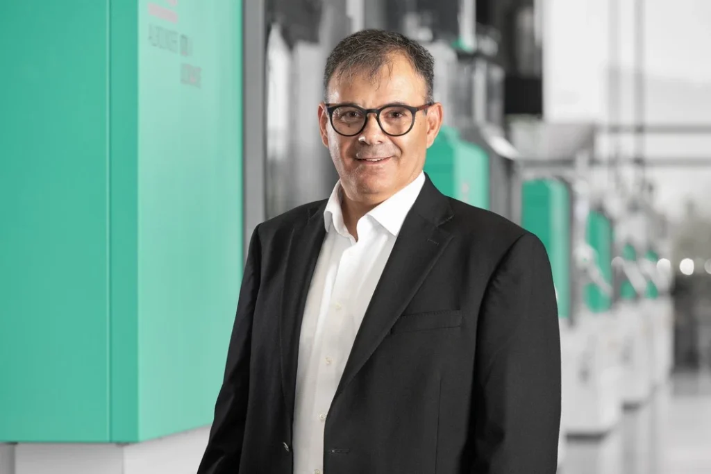 Julio López asume la dirección de ARBURG México