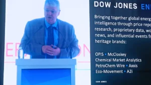 Aranceles, energía y materias primas presionan a la industria química mundial